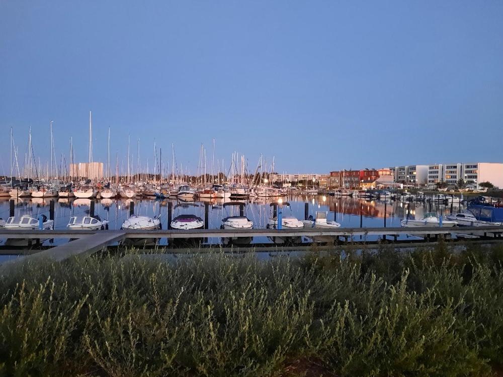 Burgtiefe auf FehmarnMarina Viewアパートメント エクステリア 写真